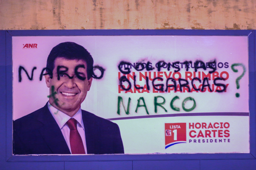 Graffiti-accusing-Cartes-of-being-narco1